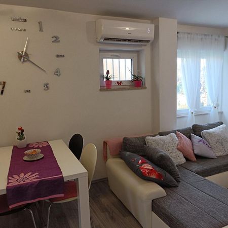 Apartments Mary & Free Parking Ровин Стая снимка