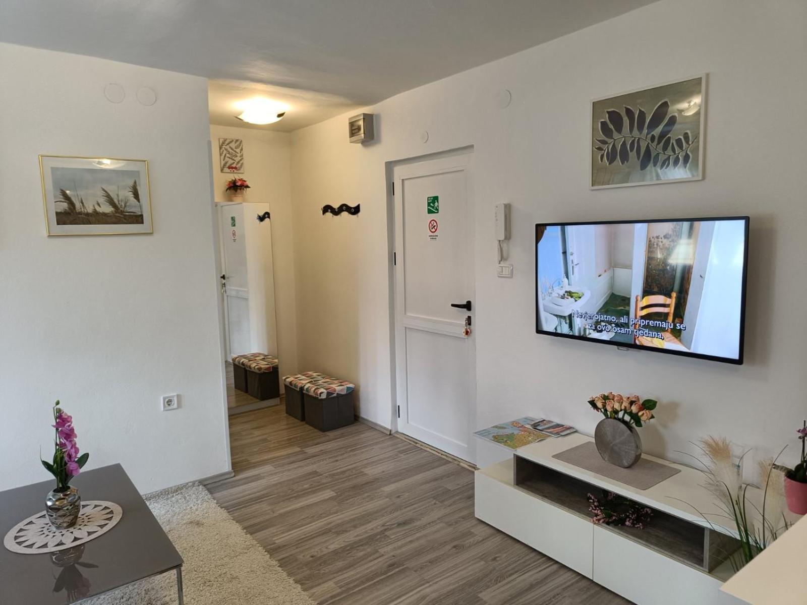 Apartments Mary & Free Parking Ровин Стая снимка
